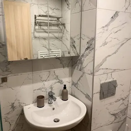 Cozy Riverside Pine E5 *