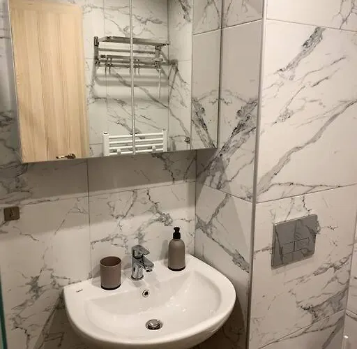 Cozy Riverside Pine E5 *