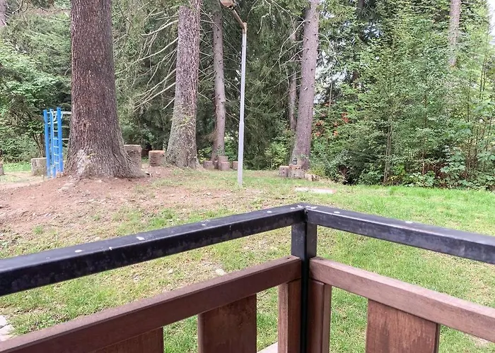 Cozy Riverside Pine E5 ボロヴェッツ