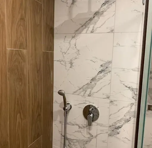 Cozy Riverside Pine E5 アパート