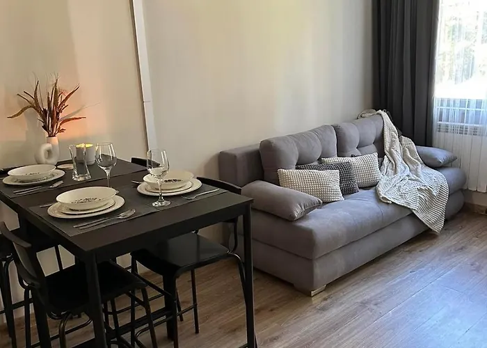 Cozy Riverside Pine E5 * Borowec